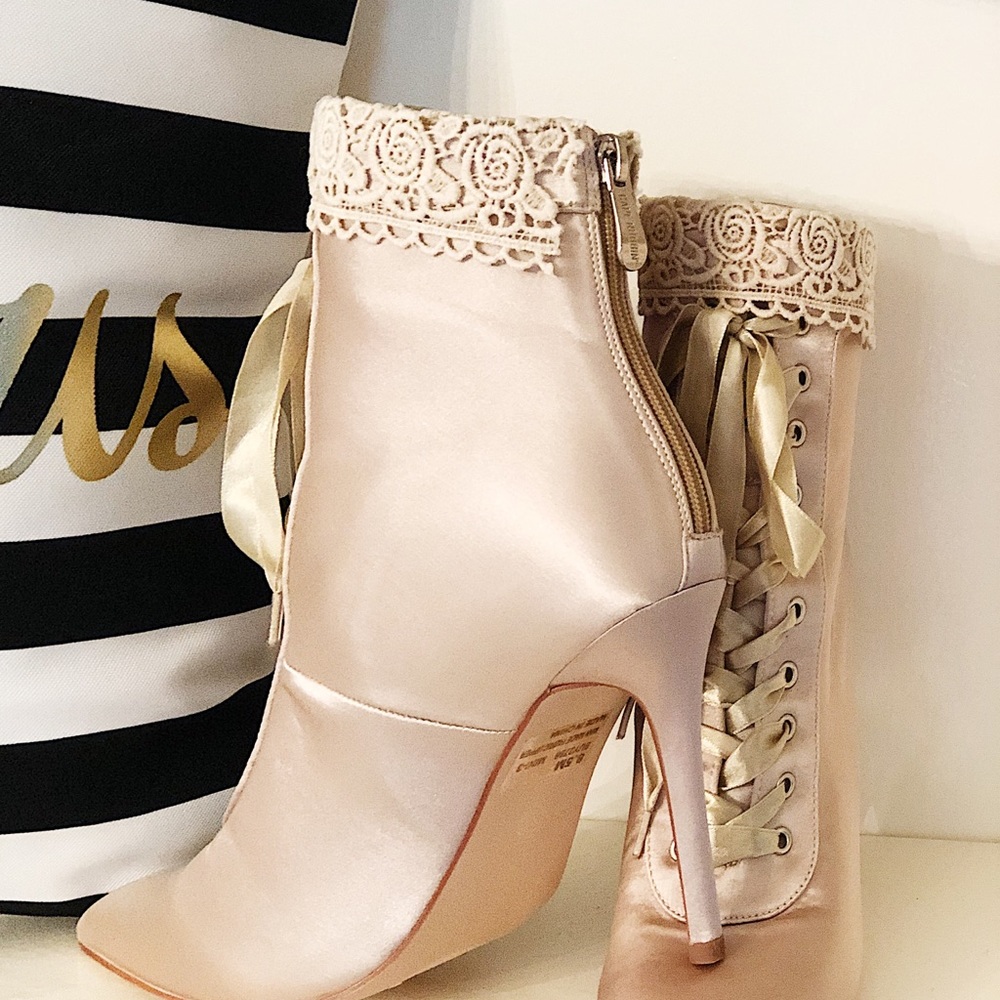 Cape Robbin 8.5 ankle boots